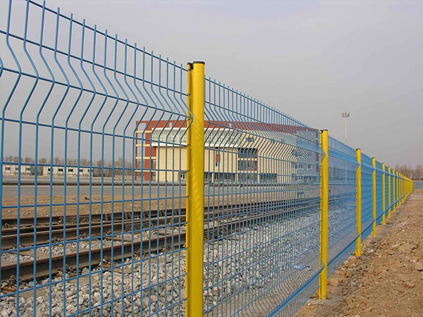 铁路防护围栏